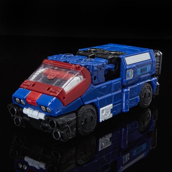 New Images Wfc Holo Mirage Astrotrain Spinster Crosshairs Aragon Impactor  (5 of 22)